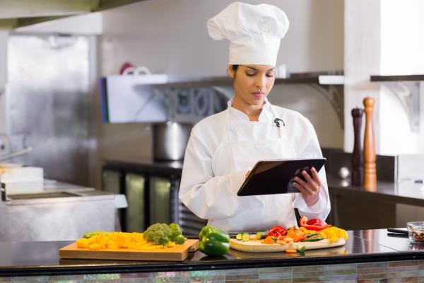 Mehrwertsteuersenkung als Zukunftschance - Gastronomie steht vor strategischem Wendepunkt Mehrwertsteuersenkung als Zukunftschance