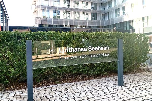 Das Hotel heißt seine Gäste willkommen Drohnenevents im Lufthansa Konferenz Hotel Seeheim