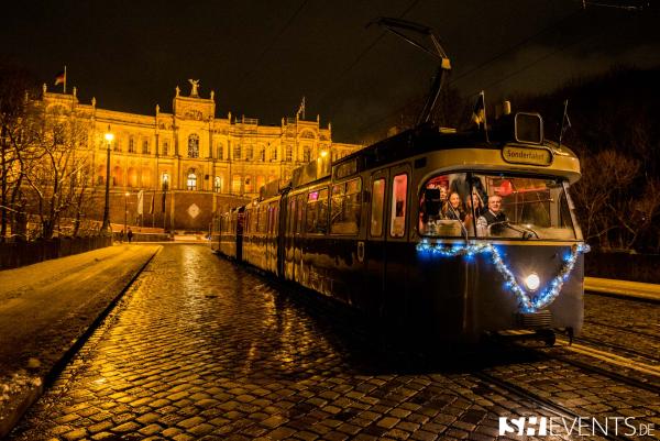 Weihnachtsfeier in der EventTram in München Weihnachtsfeier München: Ideen für einzigartige Events