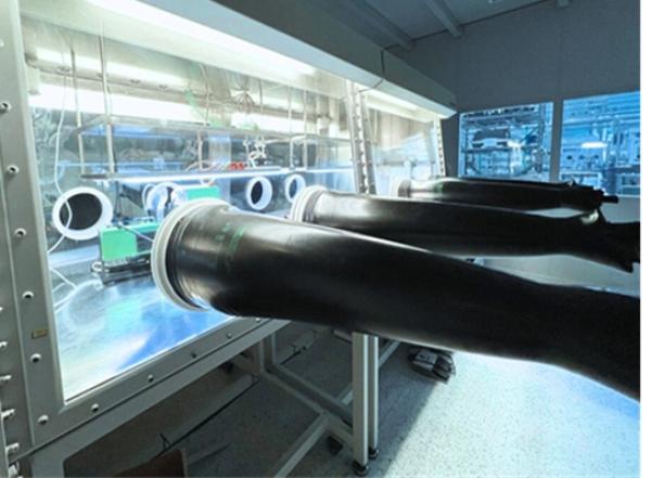Hochmodernes Equipment steht im Labor von PEM Motion zur Batteriezellenanalyse bereit PEM Motion eröffnet modernes Labor für Batteriezellanalysen