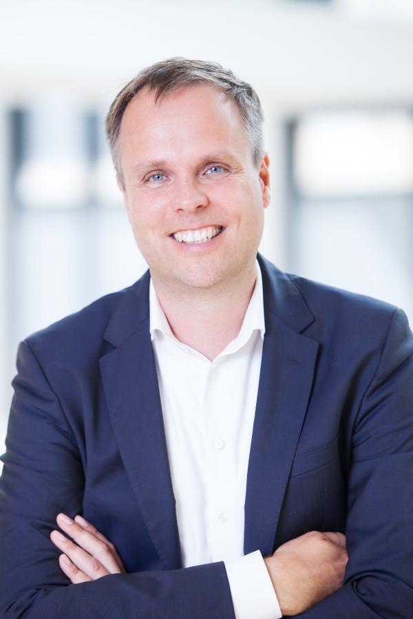 Tim Schieferstein, Geschäftsführer von SOLIT Management und GoldSilberShop.de bedankt sich. Börse Online: GoldSilberShop.de ist bester Edelmetallhändler Deutschlands