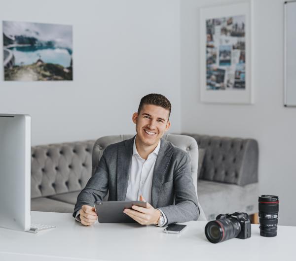 Ausgebucht statt ausgebrannt! Wie Fotografen mit Elias Kaltenberger mehr Freiheit gewinnen