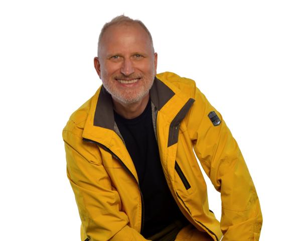 Ein neuer Lebenshelfer kümmert sich um Senioren in Berlin: Frank Miaskowski bietet Senioren Hilfe im Alltag an