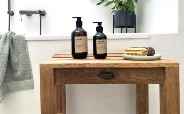 Sortimentserweiterung um exklusive Badmöbel aus Holz