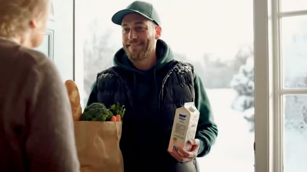 Knuspr launcht KI-Weihnachtskampagne "Almost. Not This Time."