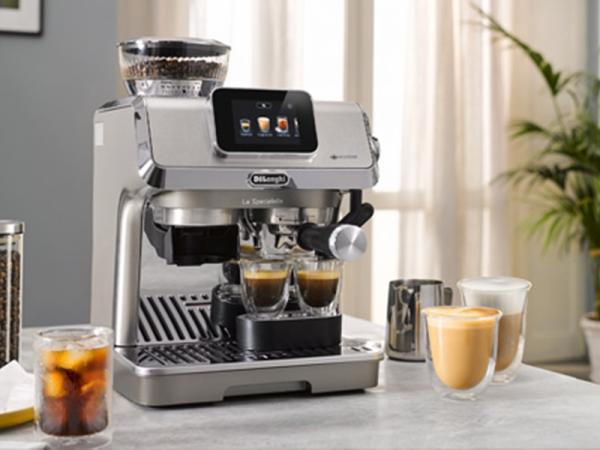 Elbkind Reply inszeniert De&apos;Longhi mit Hollywood-Flair und erreicht Millionenpublikum auf Social Media