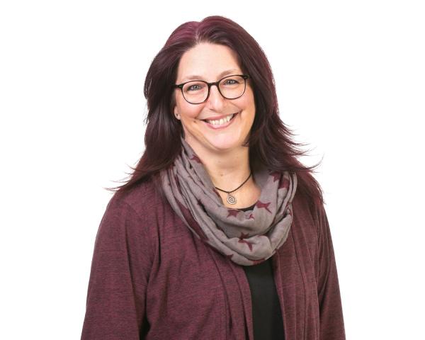 SeniorenLebenshilfe in Lenningen: Senior:innen werden in ihrem Alltag von Lebenshelferin Claudia Fink betreut