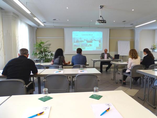 Das Spätjahr ist die beste Tagungszeit. Modernes Tagungszentrum in bester Lage im Dreiländereck