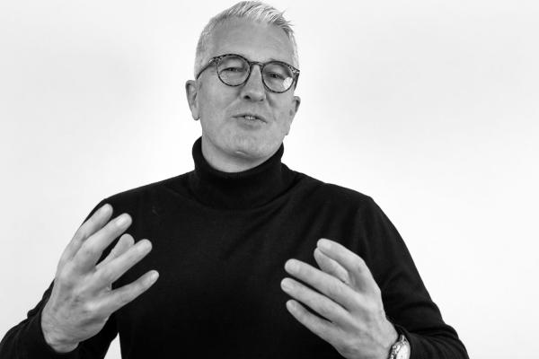 Besser schlafen: Fuenf evidenznahe Schritte aus Chronobiologie und Schlafhygiene (innere Uhr, Essen, Alkohol) 