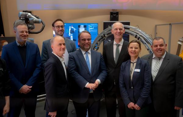 Verus Digital und Fraunhofer IGD entwickeln einzigartiges System zur autonomen 3D-Digitalisierung von Gemälden