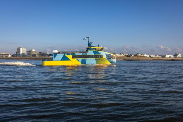 Saisonstart für den Elektrokatamaran der Frisia