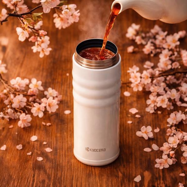 Kyoceras Liebling des Monats - die Thermoflasche MB-17S WH