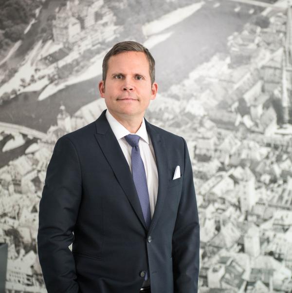 Geschäftsführer Dipl.-Kfm. Frank Esslinger übernimmt Lehrtätigkeit an der IU Internationalen Hochschule