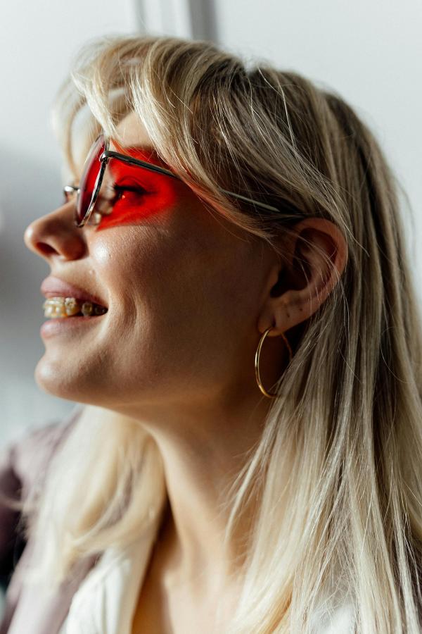 Was Freddy Mercury mit Hyperdontie zu tun hat, und wie diese Krankheit behandelt werden kann