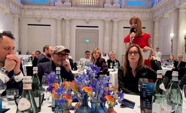 Bernhard Schindler: "Berlin, wir müssen reden"