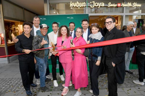 Die VIP-Eröffnung für die neue Dimension des Gehens: kybun Joya eröffnet Flagship Store in Münchens Nobelmeile