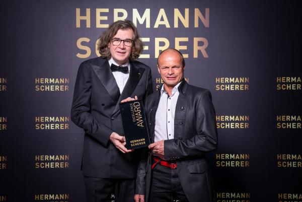 Saalfelder gewinnt Speaker Award und stellt die Reparaturpraxis der Branche infrage