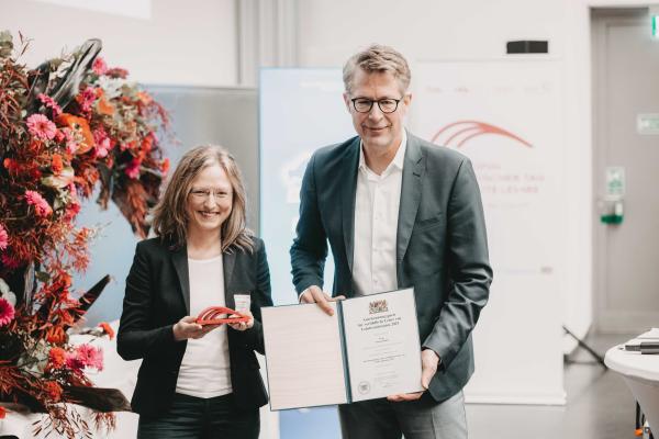 Victoria Riess erhält Anerkennungspreis für vorbildliche Lehre