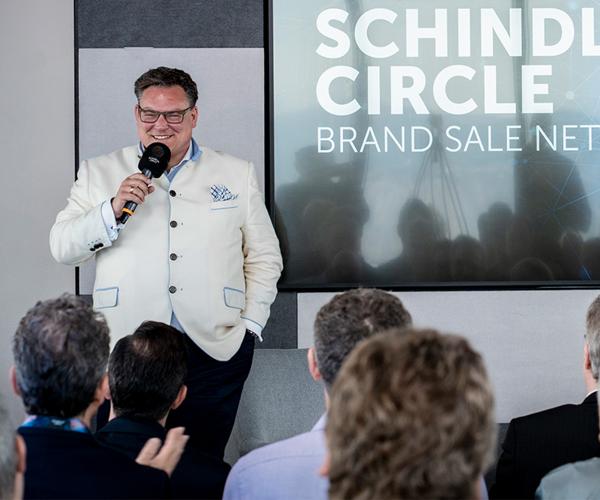"DUMMSCHWÄTZER & DER KNALL" - Bernhard Schindler: MONOPOLY LÄSST DEN MITTELSTAND VERBLUTEN