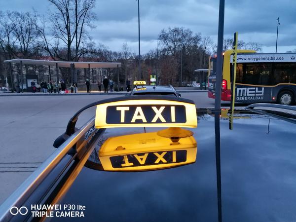 Taxi Tübingen: Flughafentransfer zum Festpreis