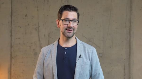 Sebastian Plingen moderiert das KAMEHA Lead360 Festival 2026 in Bonn - Deutschlands erlebnisorientiertestes Format für Führungskräfte
