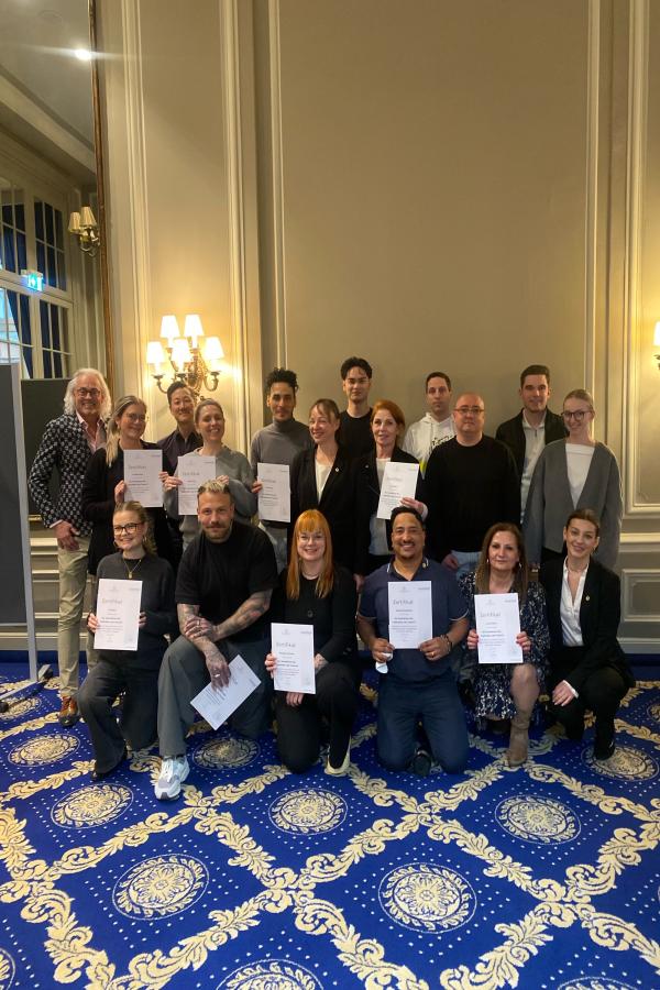 Erfolg durch Generationen-Mix - Excelsior Hotel Ernst in Köln stärkt die Zusammenarbeit im Team