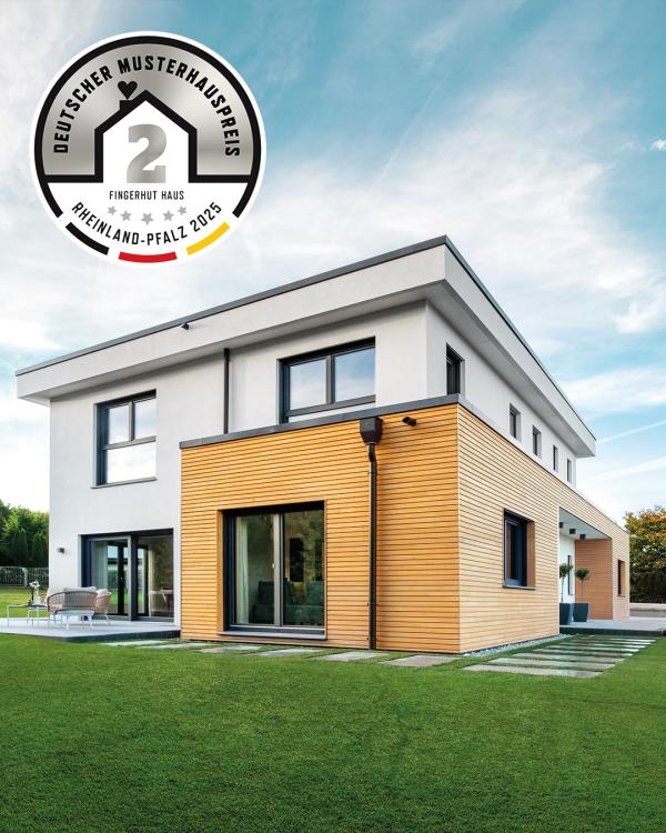 Ausgezeichnetes Musterhaus Vilago von  Fingerhut Haus &ndash; Bauhaus meets Wood