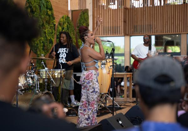 Let&rsquo;s Go-Go: Washington, DC feiert 50 Jahre Go-Go Music