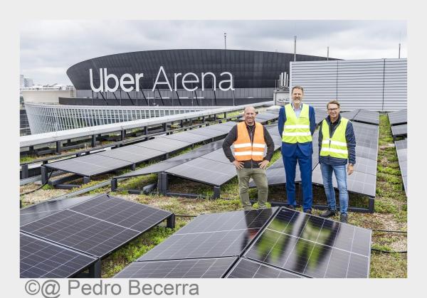 Gemeinsam für mehr grüne Energie: Mit neuer PV-Anlage auf Uber Eats Music Hall vertiefen GA-SAG und AEG langjährige Energiepartnerschaft