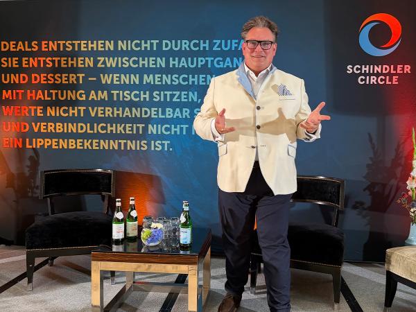 100 Unternehmer. Ein Saal. Keine Ausreden.