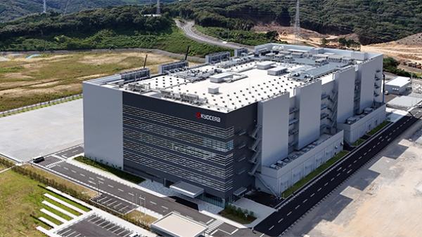 Kyocera feiert die Fertigstellung des neuen Werks in Isahaya, Nagasaki