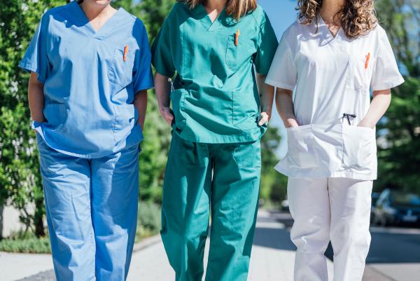 Berufliche Weiterentwicklung in der Pflege: Wie Zeitarbeit neue Perspektiven eröffnet