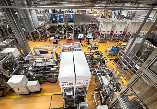 Vom Continental-Werk zur KI-Fabrik: German Edge Cloud entwickelt mit AUMOVIO das &bdquo;Overall Factory Brain&ldquo;