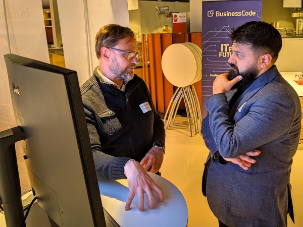 BusinessCode zeigt KI-Anwendung bei &bdquo;Industrie meets IT&ldquo;