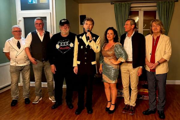 Mike Dee und seine Schlager- und Oldieparty mit Live-Premieren 