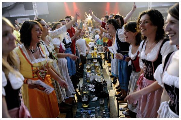 Kosmetikschule unterstützt das 5. Licher Wiesnfest in Pohlheim