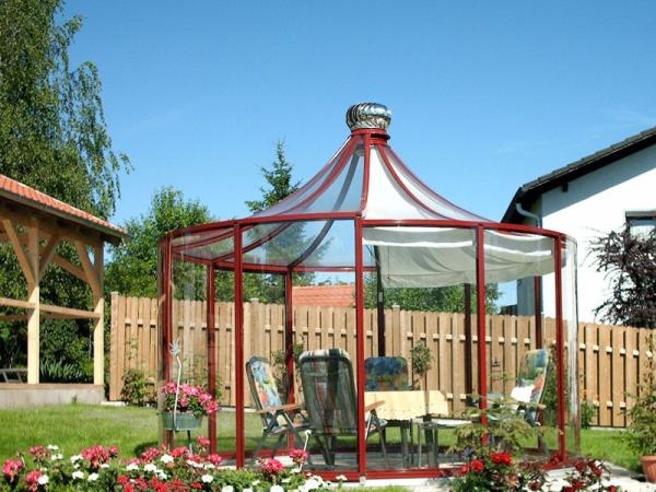 Ein Pavillon für den Sommer oder ein Dach fürs Schwimmbad – ein kleines Stück Luxus für den Garten.